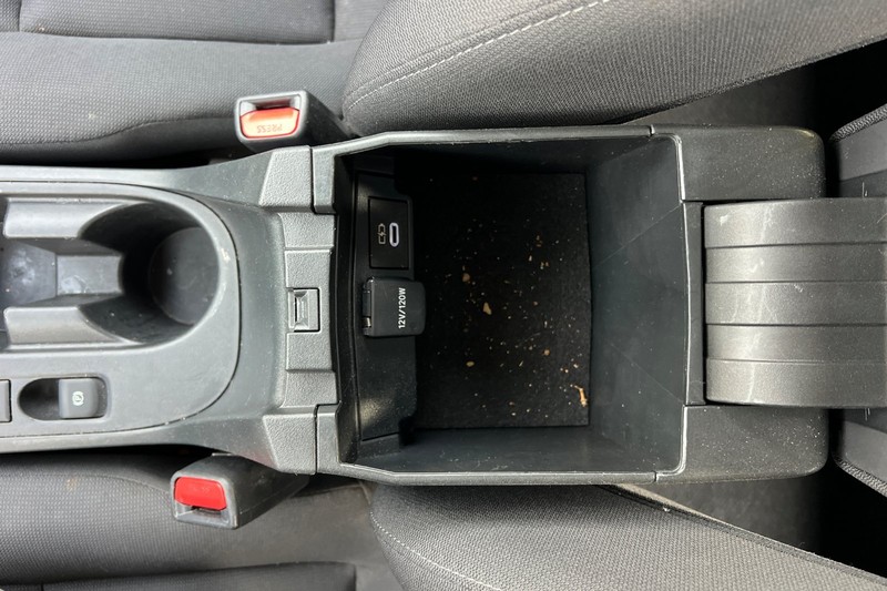 Toyota Corolla Vehicle Full-screen Gallery Image 30