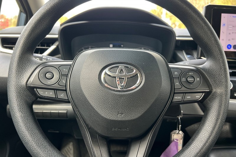 Toyota Corolla Vehicle Full-screen Gallery Image 32