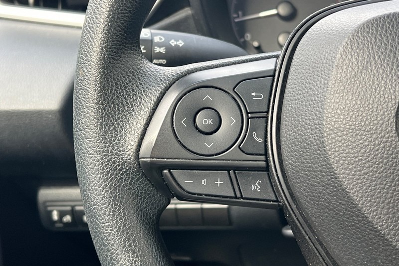 Toyota Corolla Vehicle Full-screen Gallery Image 33