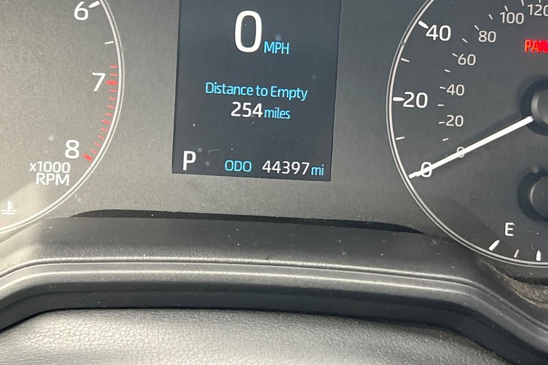 Toyota Corolla Vehicle Full-screen Gallery Image 38