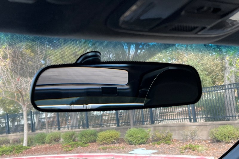 Honda CR-Z Vehicle Full-screen Gallery Image 21