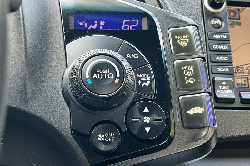 Honda CR-Z Vehicle Full-screen Gallery Image 23