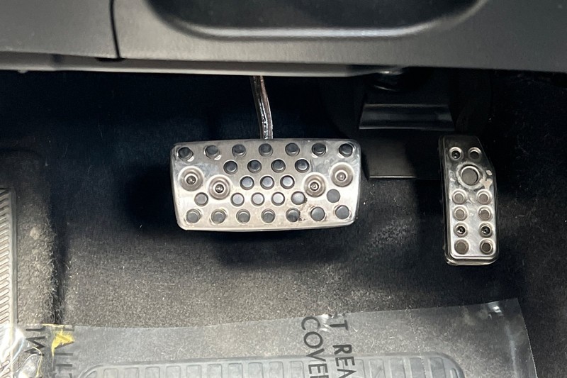 Honda CR-Z Vehicle Full-screen Gallery Image 35