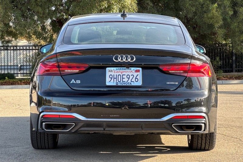 Audi A5 Sportback Vehicle Full-screen Gallery Image 05