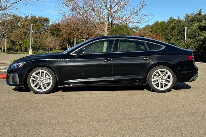 Audi A5 Sportback Vehicle Full-screen Gallery Image 07