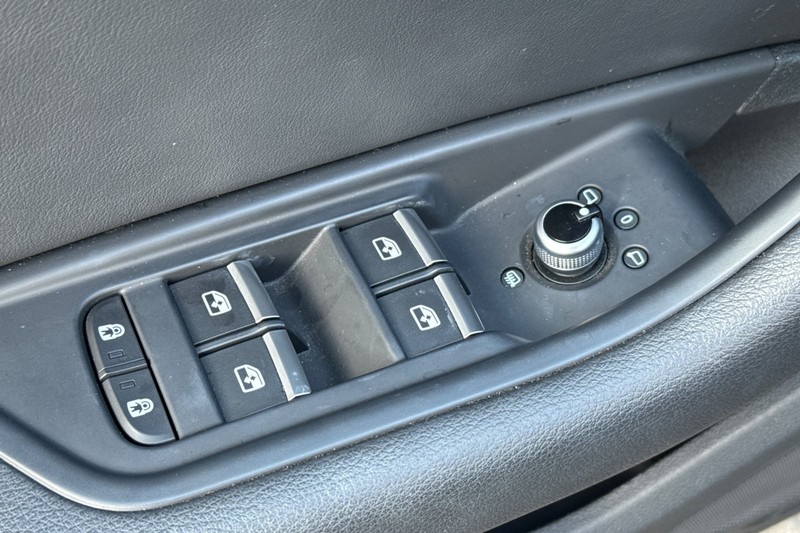 Audi A5 Sportback Vehicle Full-screen Gallery Image 12