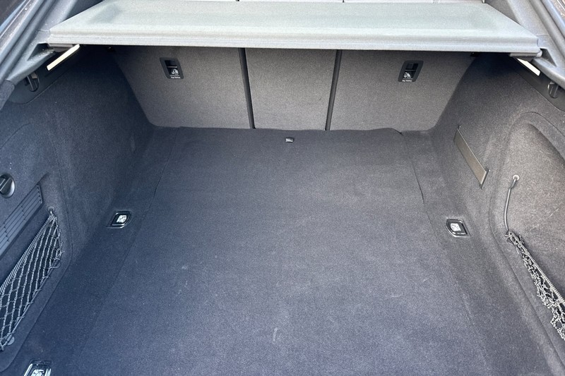 Audi A5 Sportback Vehicle Full-screen Gallery Image 17