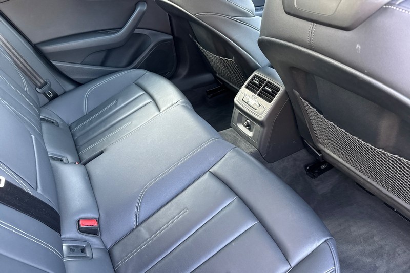 Audi A5 Sportback Vehicle Full-screen Gallery Image 18