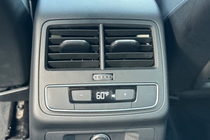 Audi A5 Sportback Vehicle Full-screen Gallery Image 43