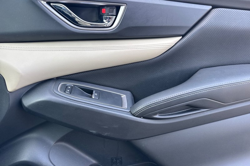 Subaru Ascent Vehicle Full-screen Gallery Image 19