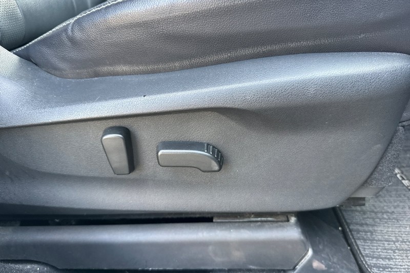 Subaru Ascent Vehicle Full-screen Gallery Image 21