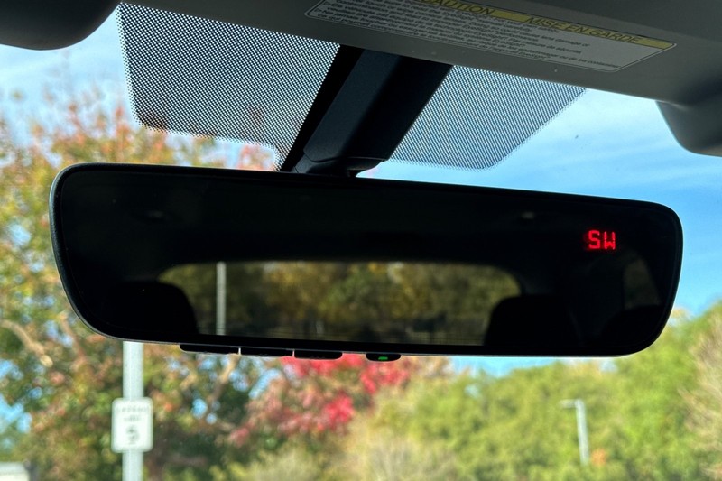 Subaru Ascent Vehicle Full-screen Gallery Image 23