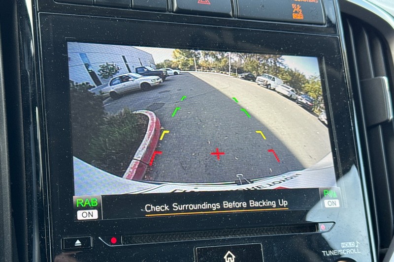 Subaru Ascent Vehicle Full-screen Gallery Image 25