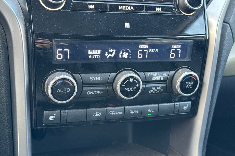 Subaru Ascent Vehicle Full-screen Gallery Image 26