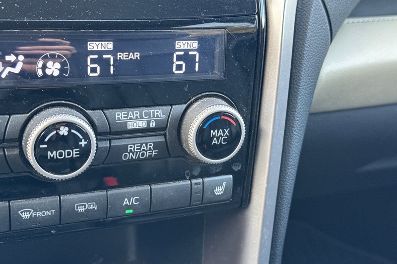 Subaru Ascent Vehicle Full-screen Gallery Image 28