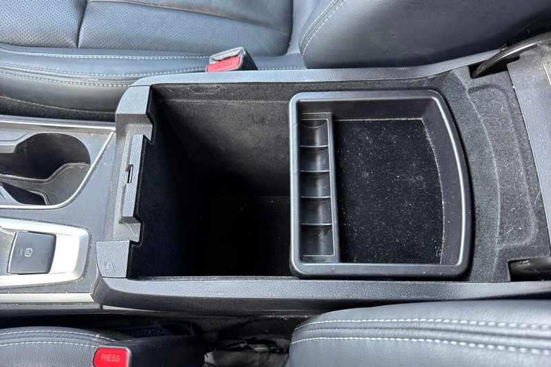 Subaru Ascent Vehicle Full-screen Gallery Image 31