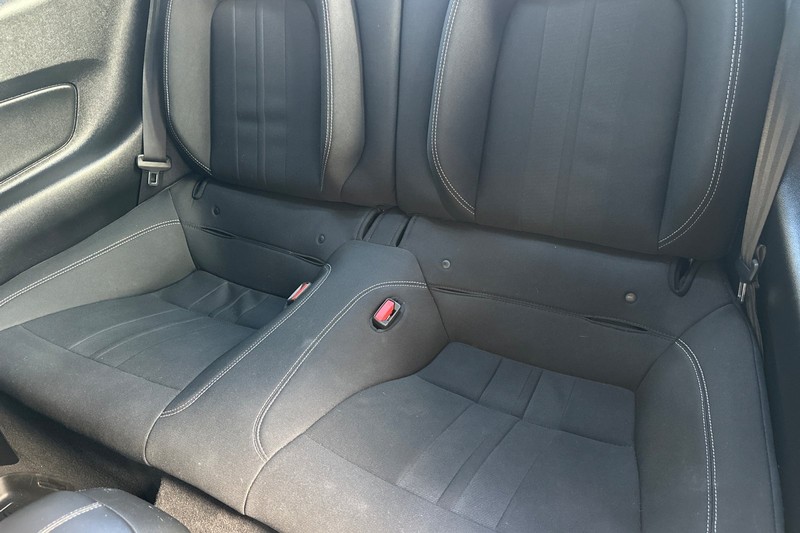 Ford Mustang Vehicle Full-screen Gallery Image 14