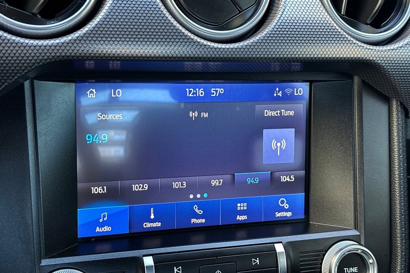 Ford Mustang Vehicle Full-screen Gallery Image 25