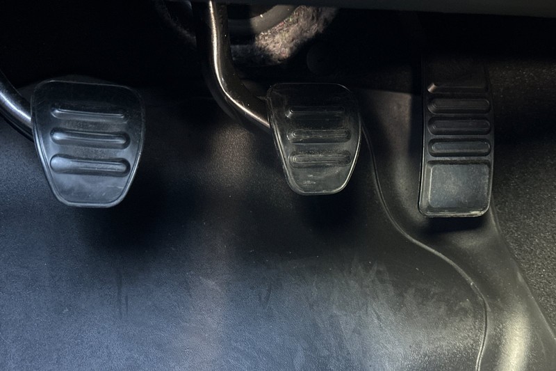 Ford Mustang Vehicle Full-screen Gallery Image 43