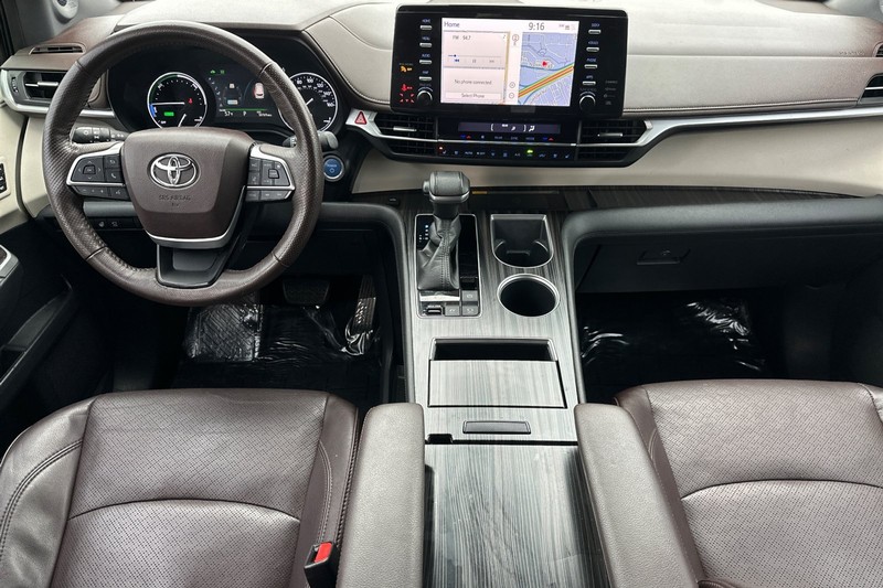Toyota Sienna Vehicle Full-screen Gallery Image 15