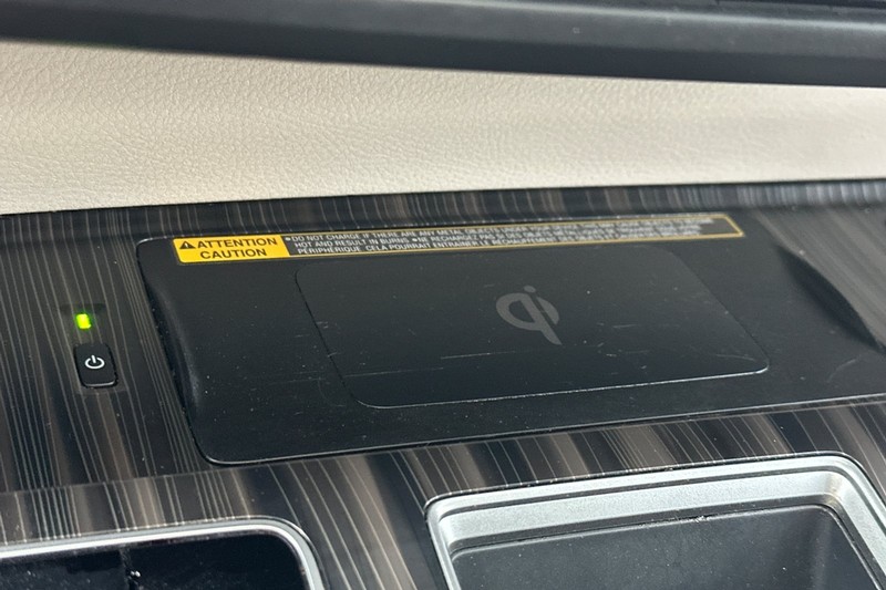 Toyota Sienna Vehicle Full-screen Gallery Image 32