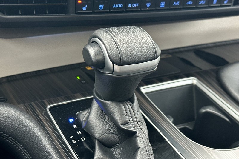 Toyota Sienna Vehicle Full-screen Gallery Image 34