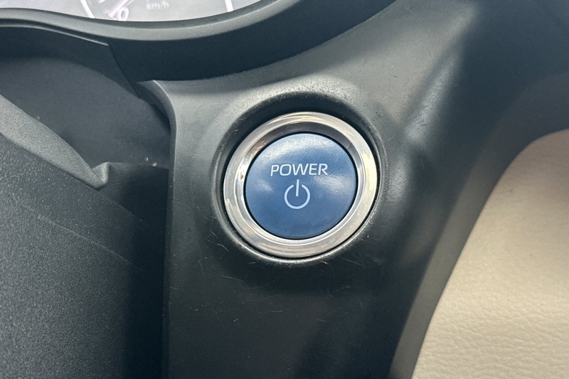 Toyota Sienna Vehicle Full-screen Gallery Image 35