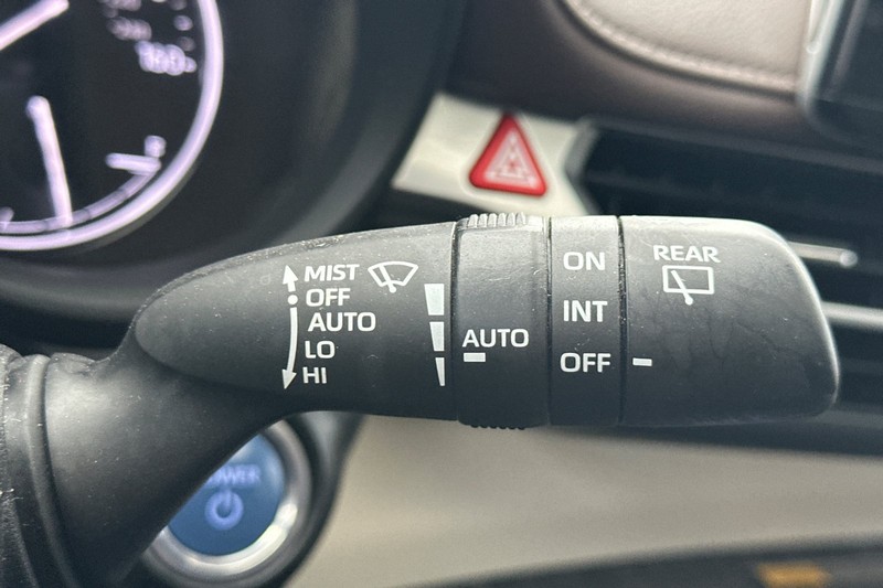 Toyota Sienna Vehicle Full-screen Gallery Image 40