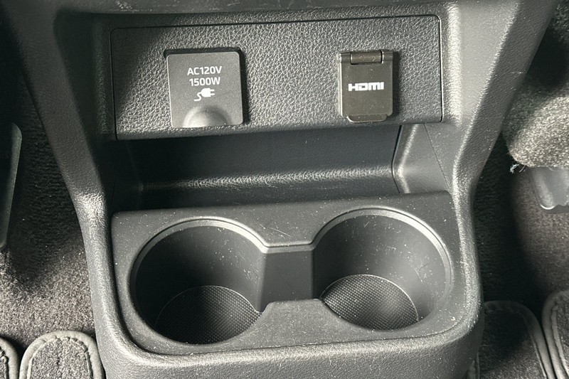 Toyota Sienna Vehicle Full-screen Gallery Image 44