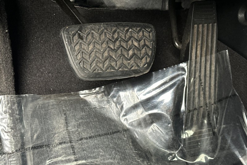 Toyota Sienna Vehicle Full-screen Gallery Image 46