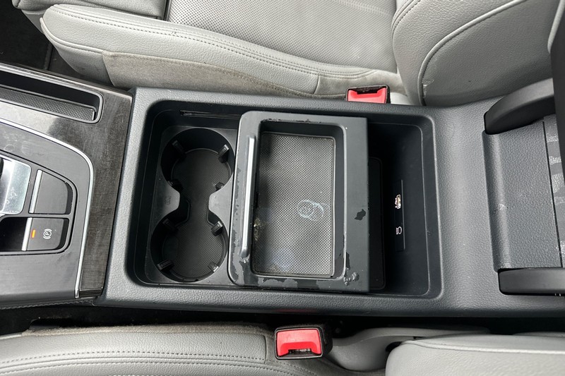 Audi Q5 Vehicle Full-screen Gallery Image 32