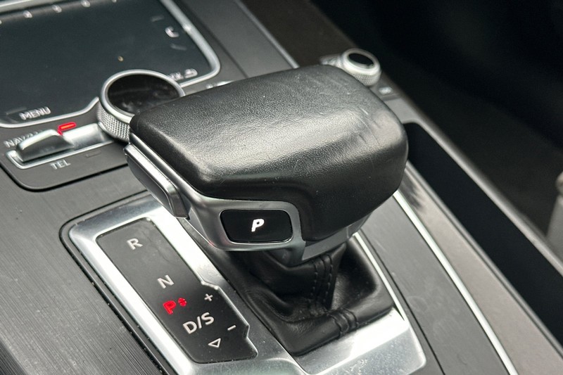 Audi Q5 Vehicle Full-screen Gallery Image 33