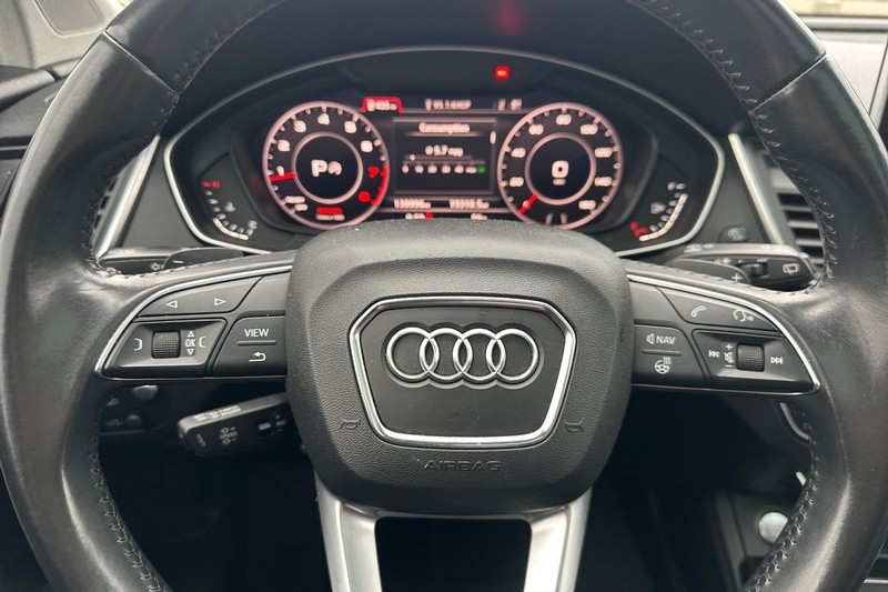 Audi Q5 Vehicle Full-screen Gallery Image 35