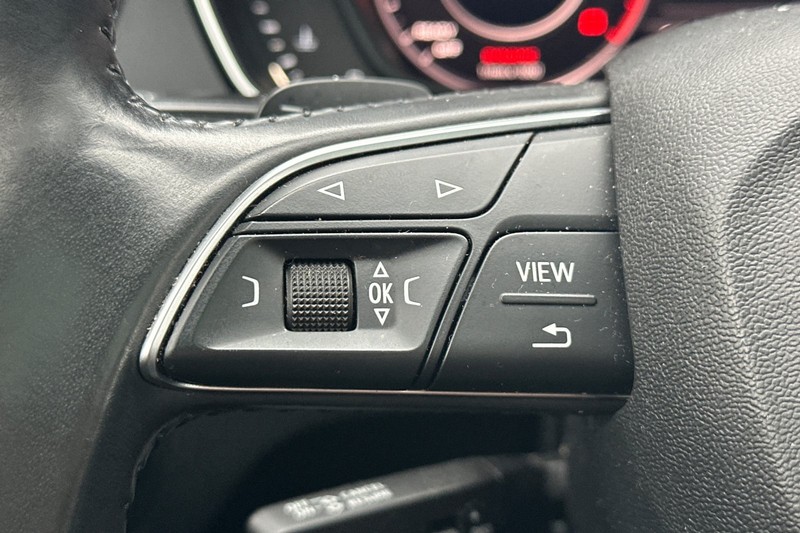 Audi Q5 Vehicle Full-screen Gallery Image 36