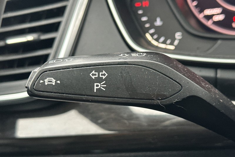 Audi Q5 Vehicle Full-screen Gallery Image 37