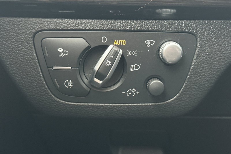 Audi Q5 Vehicle Full-screen Gallery Image 42