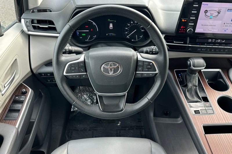 Toyota Sienna Vehicle Full-screen Gallery Image 16