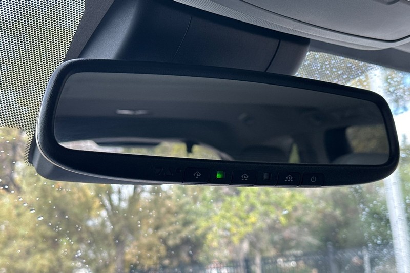 Toyota Sienna Vehicle Full-screen Gallery Image 26