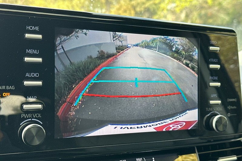 Toyota Sienna Vehicle Full-screen Gallery Image 28