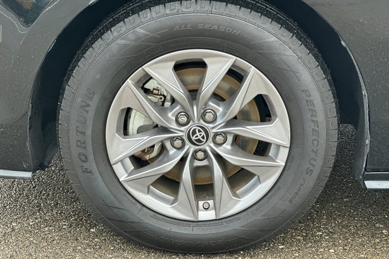 Toyota Sienna Vehicle Full-screen Gallery Image 45