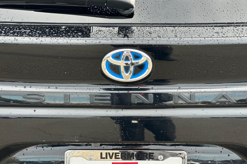 Toyota Sienna Vehicle Full-screen Gallery Image 49