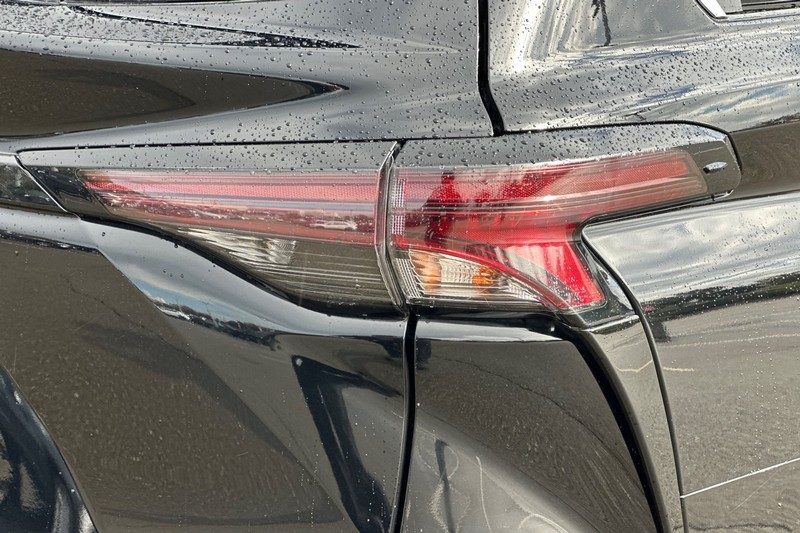 Toyota Sienna Vehicle Full-screen Gallery Image 50