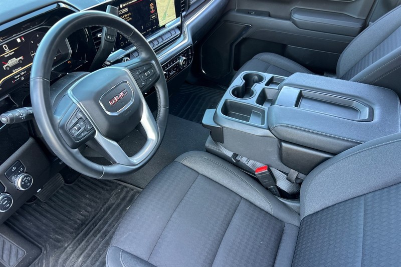 GMC Sierra 1500 Vehicle Full-screen Gallery Image 10