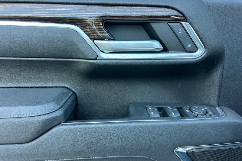 GMC Sierra 1500 Vehicle Full-screen Gallery Image 11