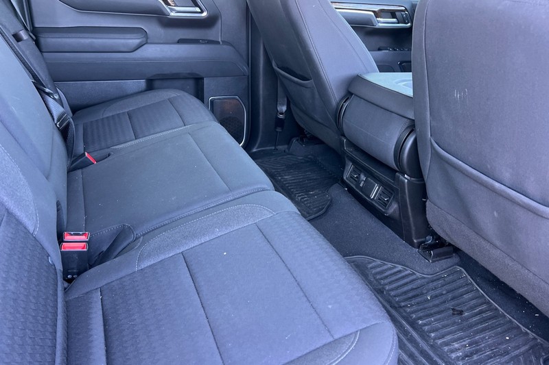 GMC Sierra 1500 Vehicle Full-screen Gallery Image 18