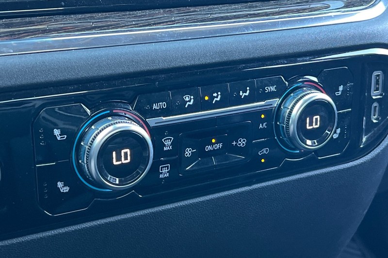 GMC Sierra 1500 Vehicle Full-screen Gallery Image 28