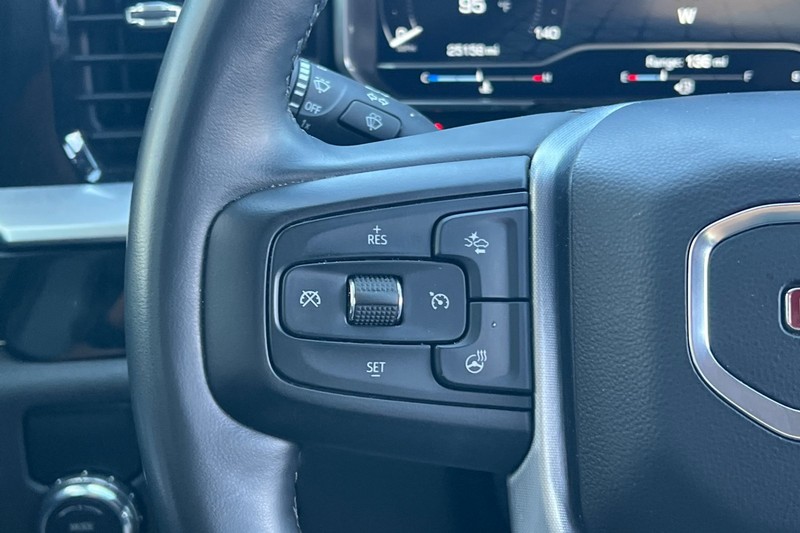 GMC Sierra 1500 Vehicle Full-screen Gallery Image 35