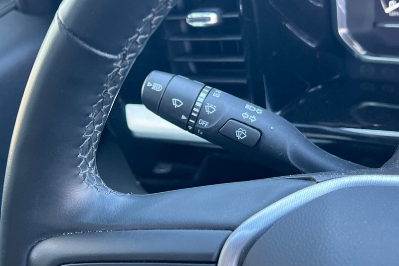 GMC Sierra 1500 Vehicle Full-screen Gallery Image 36