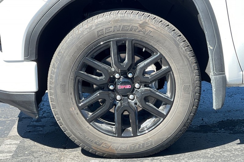 GMC Sierra 1500 Vehicle Full-screen Gallery Image 43