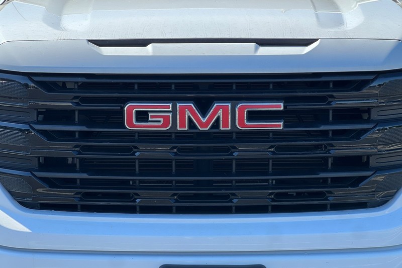 GMC Sierra 1500 Vehicle Full-screen Gallery Image 45